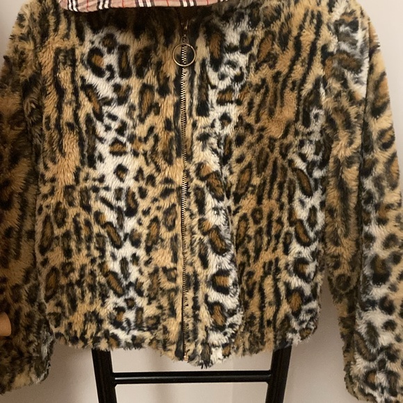 Leopard Print Plush  Hoodie - Picture 2 of 8